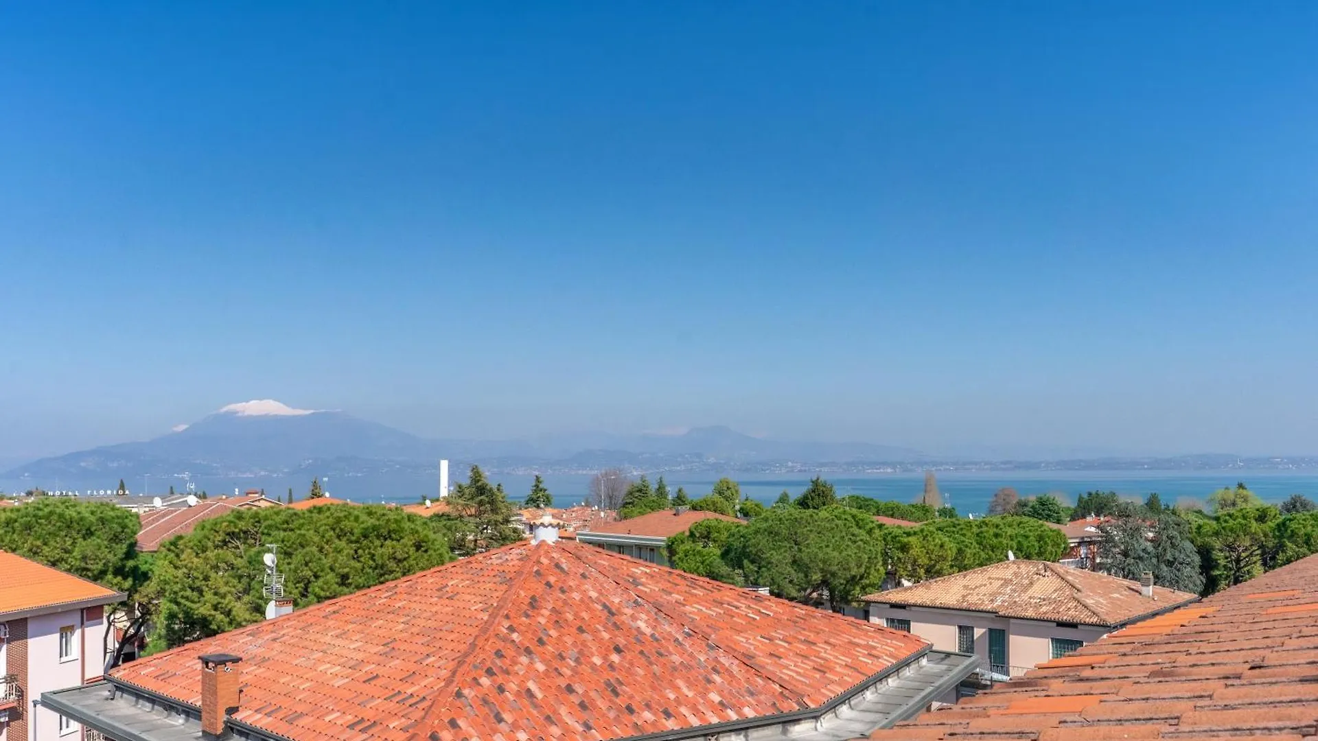 Vista Lago 180 Vicino Terme Di Sirmione Italien